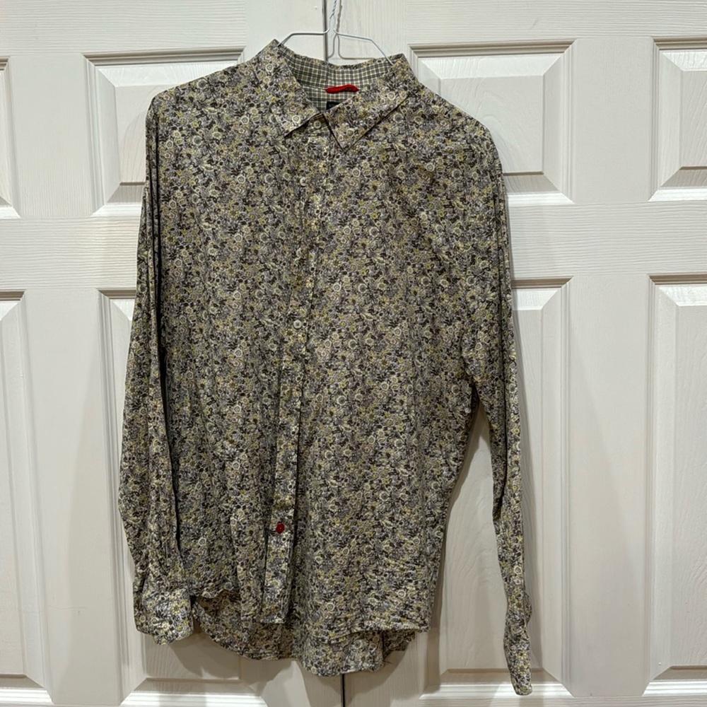 Sons of Intrigue men’s shirt, size XXL.